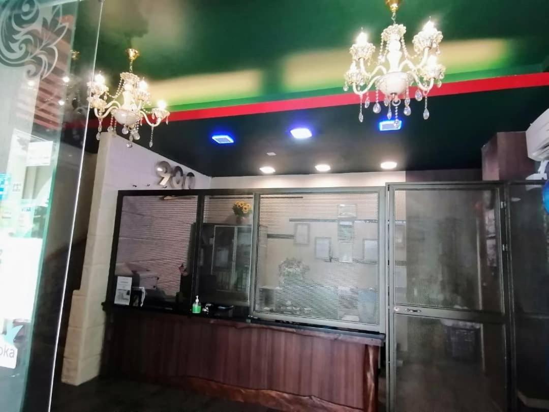 900 Inn Bintulu Exteriör bild