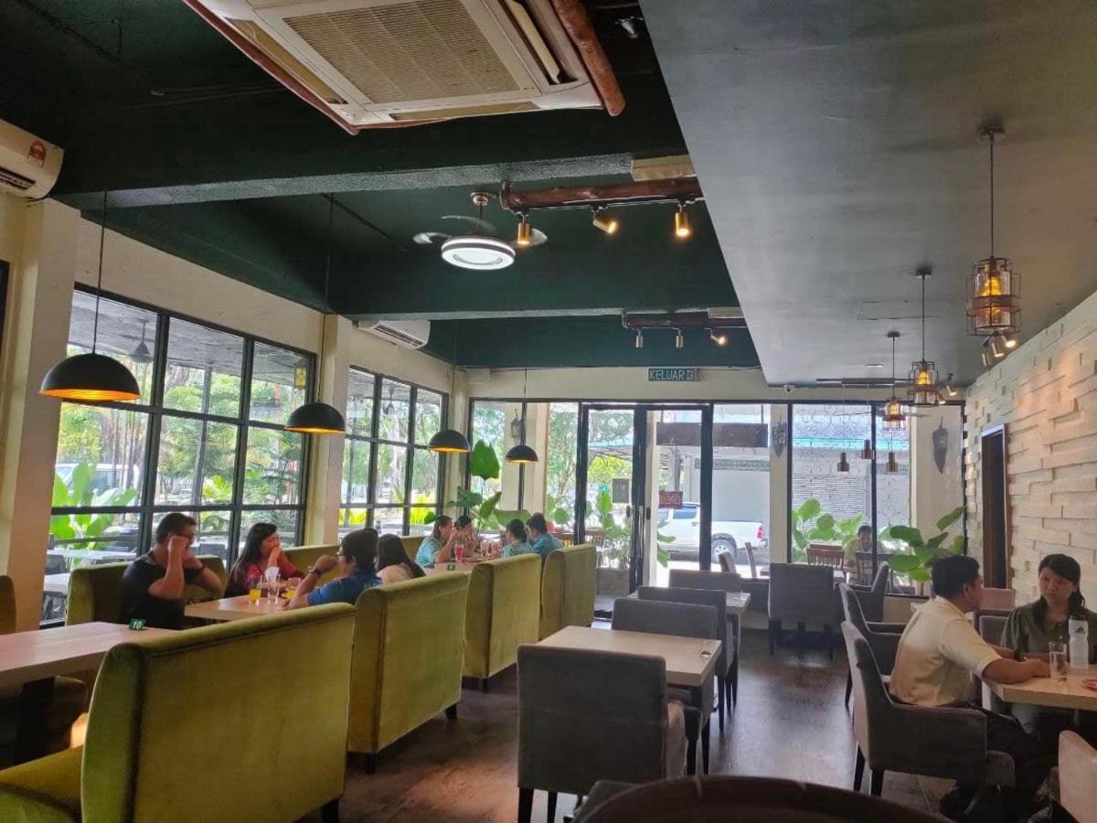 900 Inn Bintulu Exteriör bild