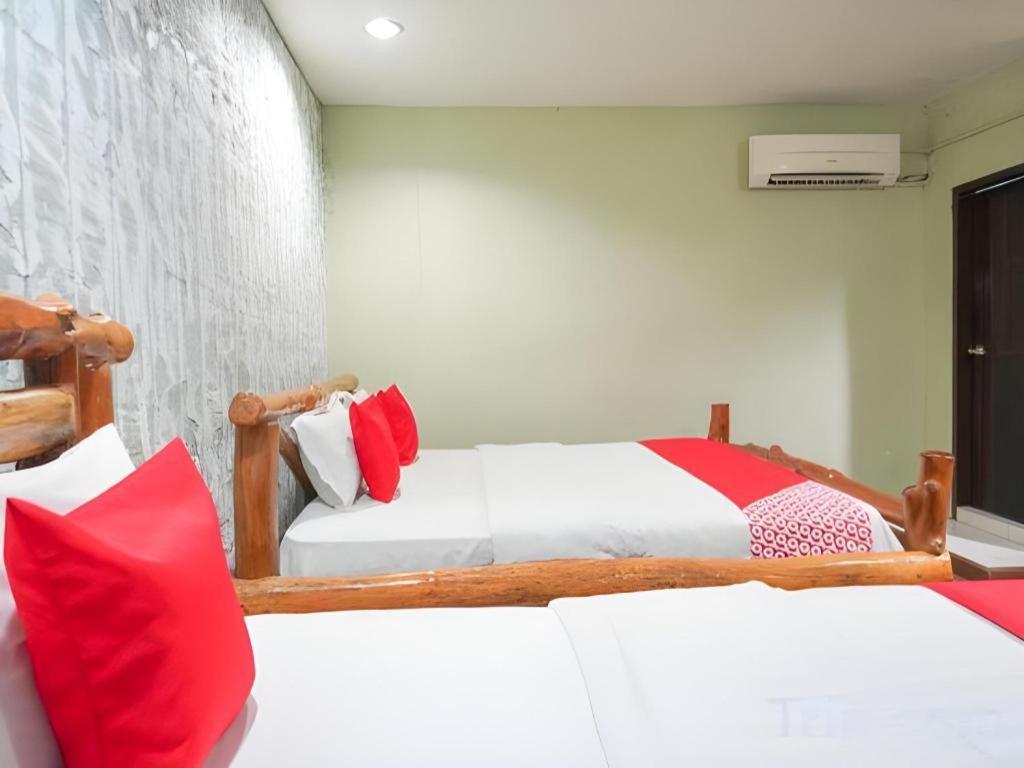 900 Inn Bintulu Exteriör bild