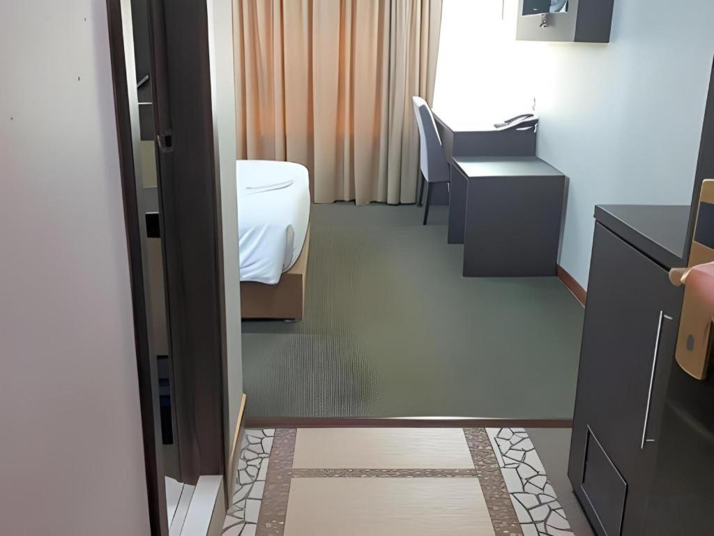 900 Inn Bintulu Exteriör bild