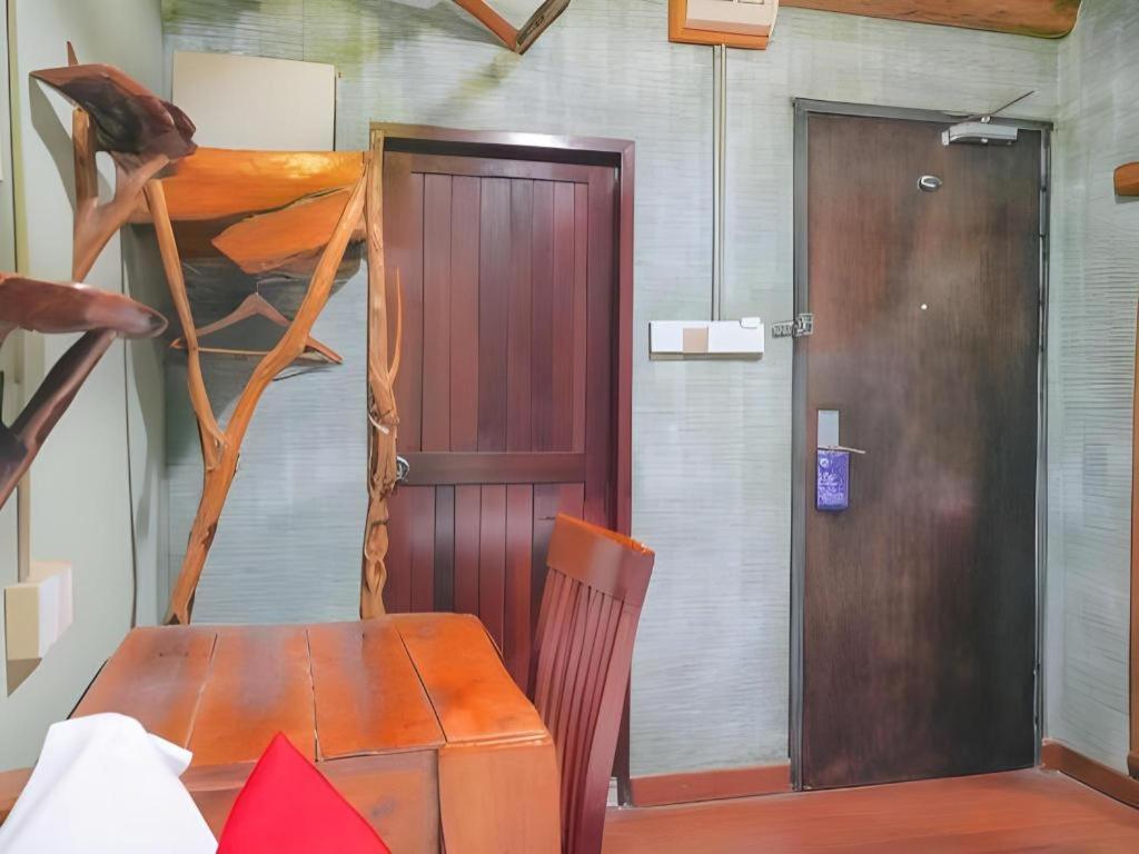 900 Inn Bintulu Exteriör bild