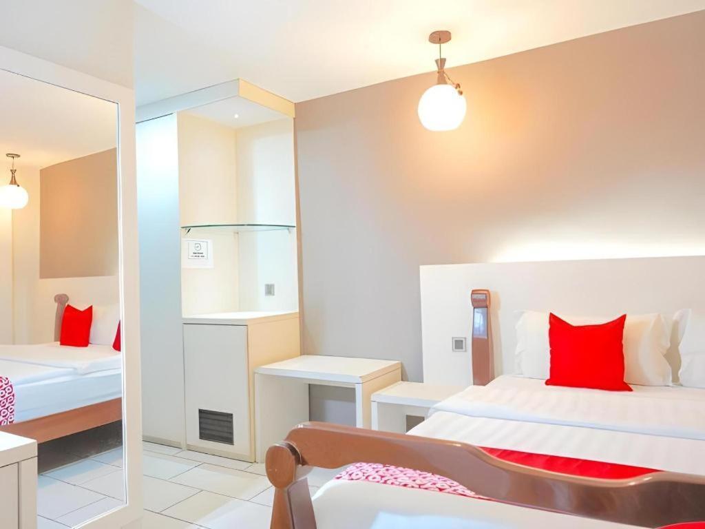 900 Inn Bintulu Exteriör bild
