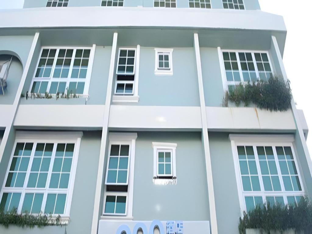 900 Inn Bintulu Exteriör bild
