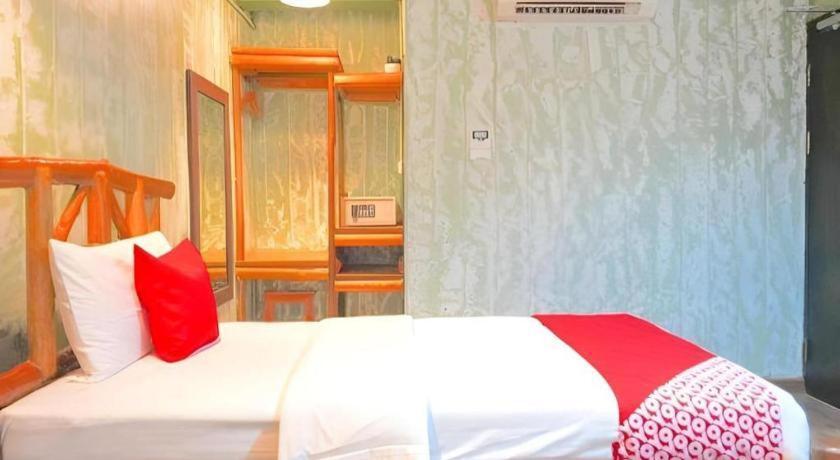 900 Inn Bintulu Exteriör bild